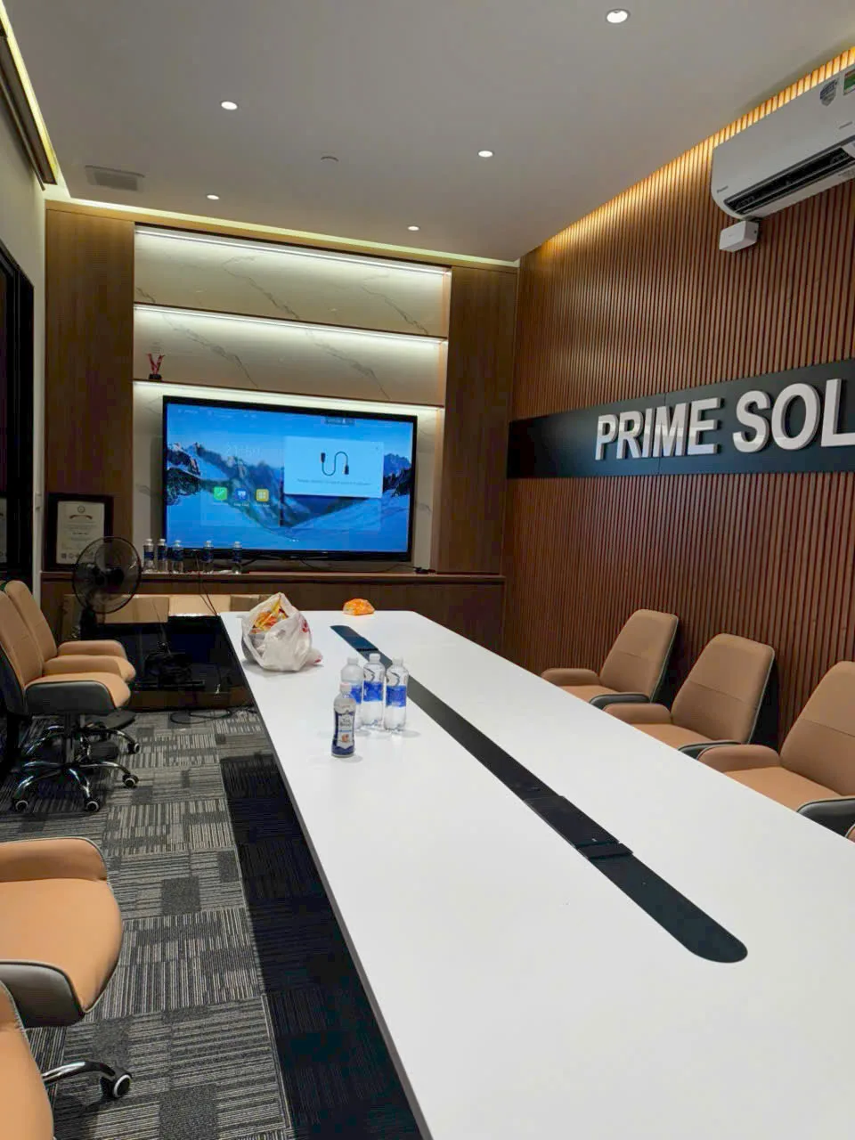 Tăng hiệu suất làm việc với nội thất văn phòng TH MAX tại Prime Solution