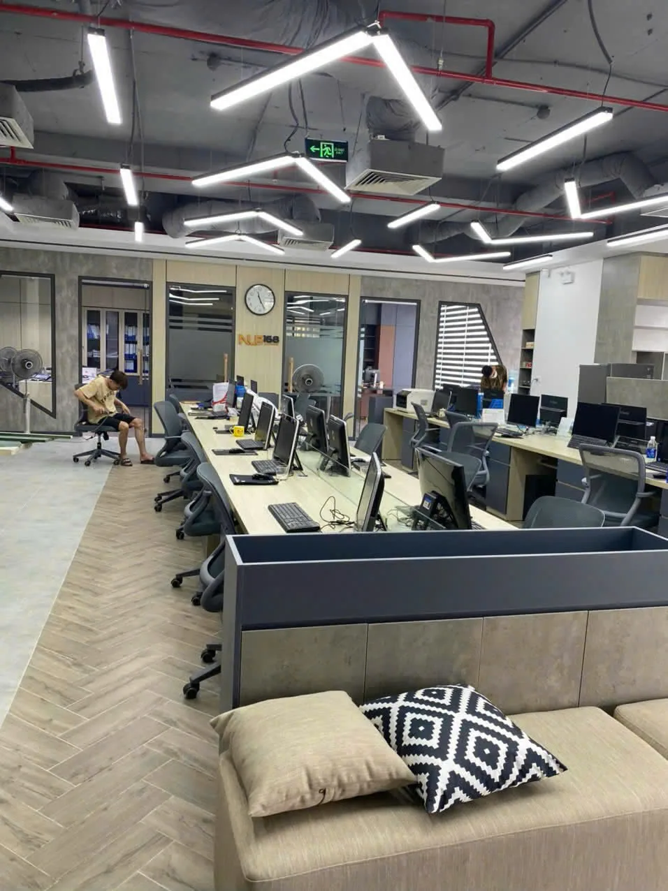 TH MAX đồng hành cùng NLP 168 kiến tạo văn phòng hiện đại, chuẩn chỉnh TH MAX đồng hành cùng NLP 168 kiến tạo văn phòng hiện đại, chuẩn chỉnh